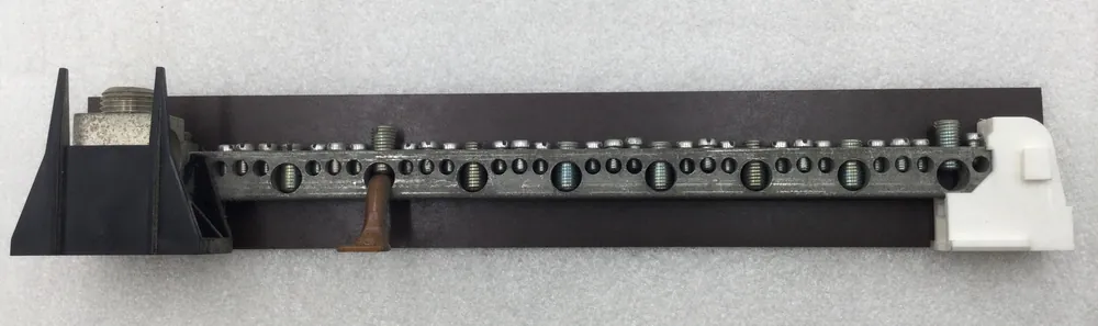 35 Position 4-14 AWG Neutral/Isolated Grounding Bar w/Leg 12 3/8" x 1 3/4" Crafted