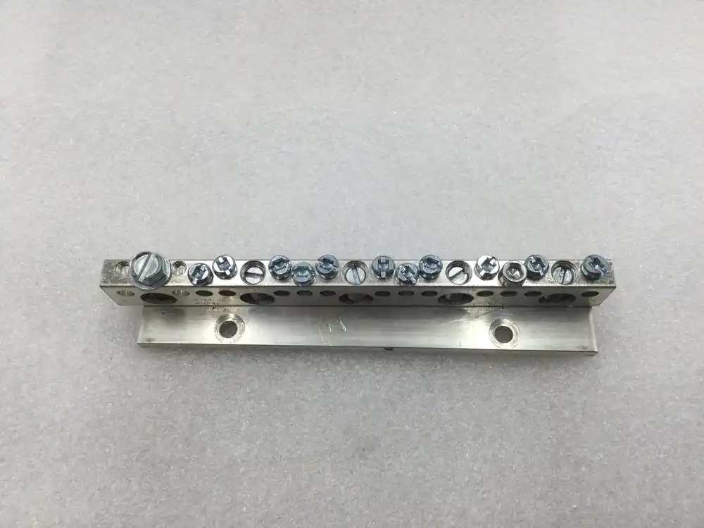 Siemens 16 Position 6-14 AWG Grounding Bar w/4 2/0-14 AWG Positions 6" x 1" Buy Today